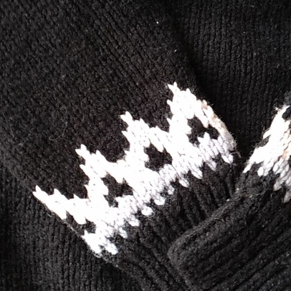 Handmade sweater Never Worn. - Picture 3 of 4